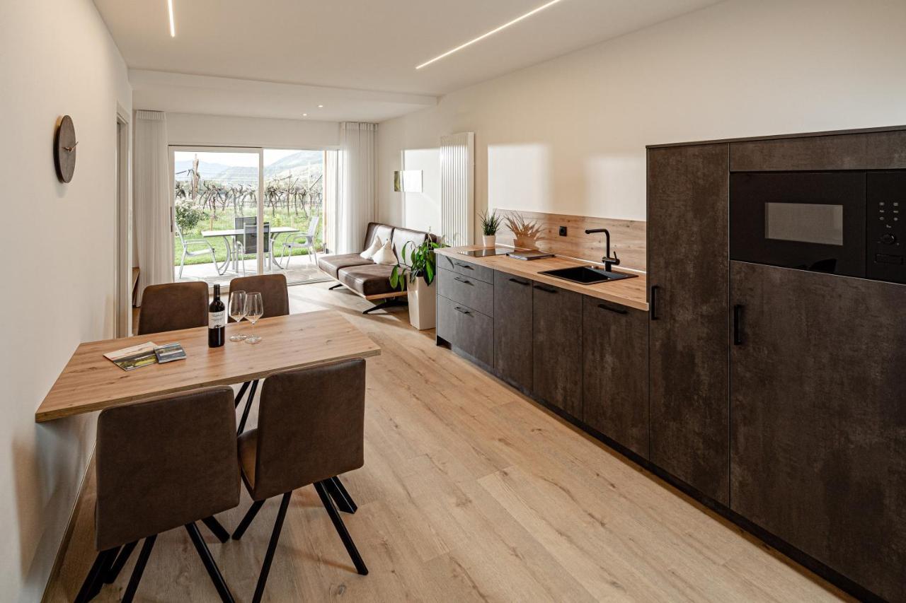 Praelatenhof Wine & Apartments Caldaro Dış mekan fotoğraf