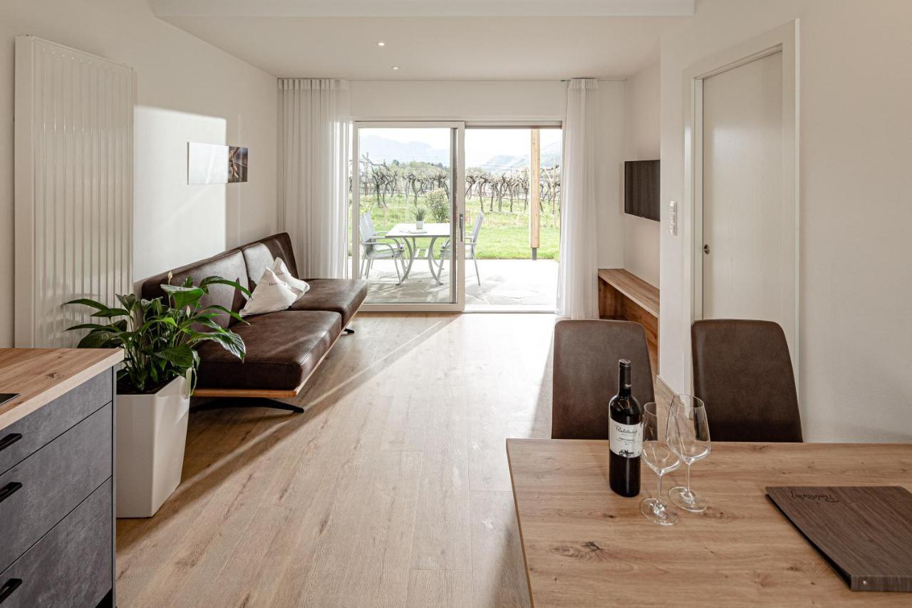 Praelatenhof Wine & Apartments Caldaro Dış mekan fotoğraf